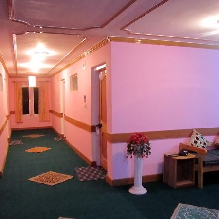 Royal Star Inn Srīnagar Dış mekan fotoğraf