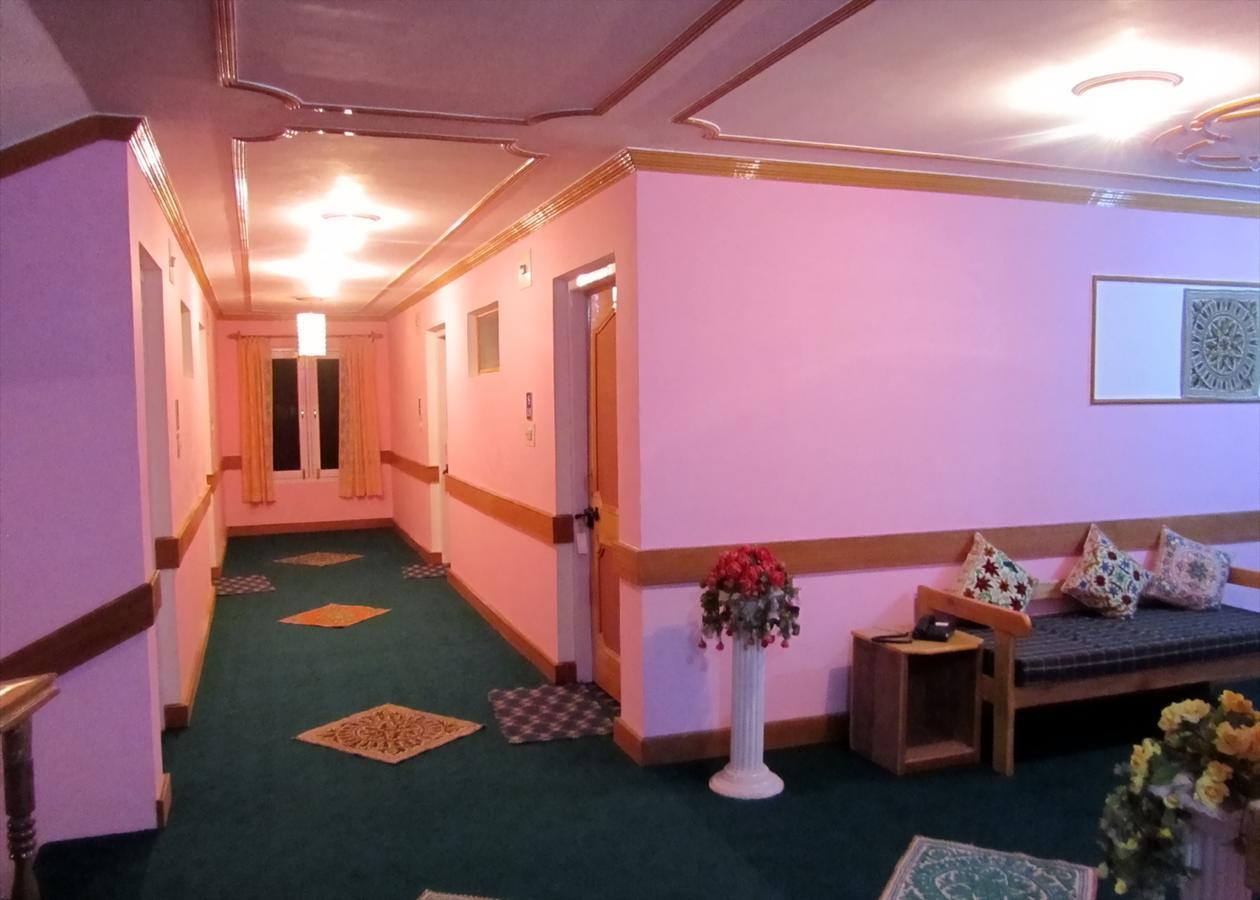 Royal Star Inn Srīnagar Dış mekan fotoğraf