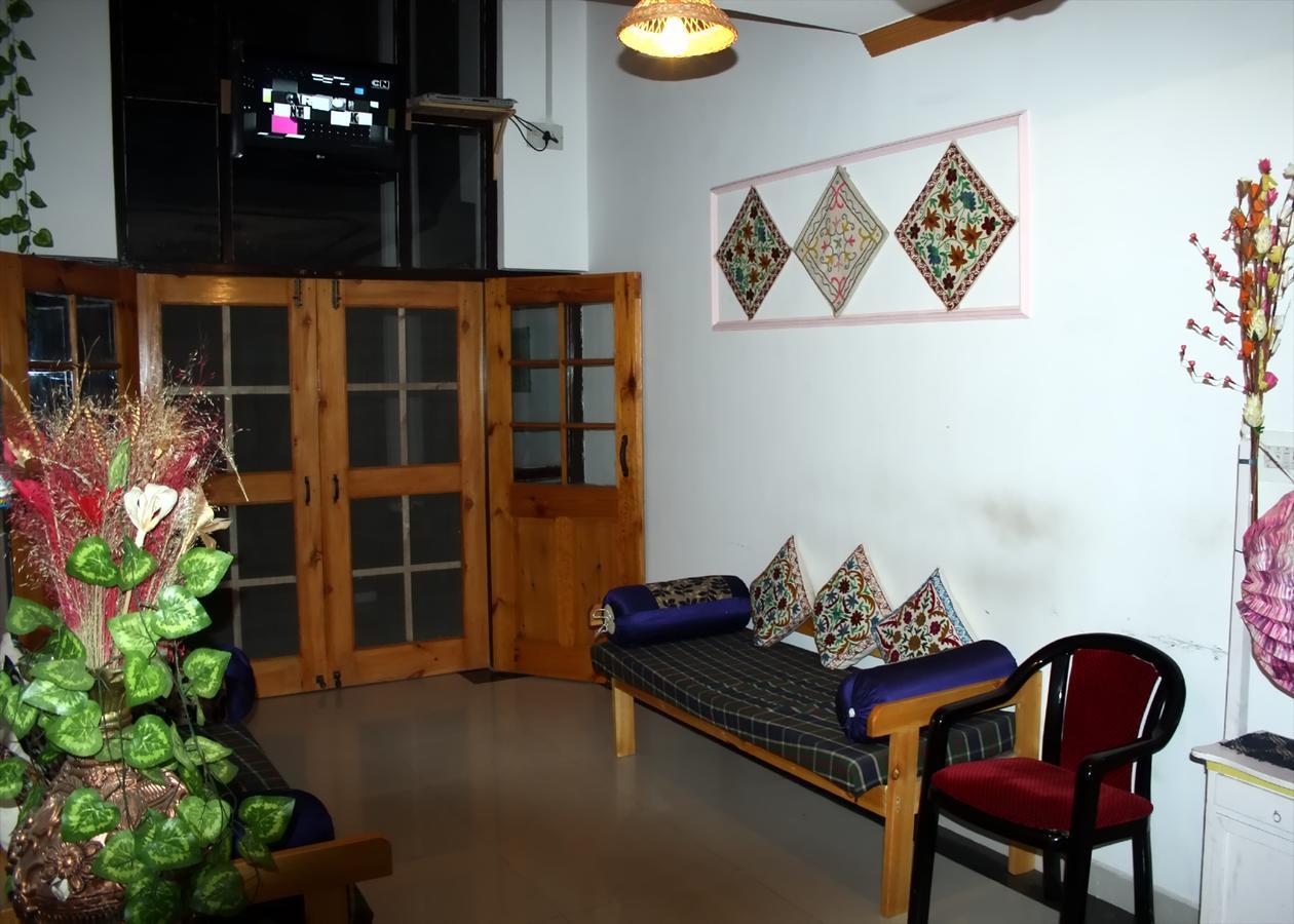 Royal Star Inn Srīnagar Dış mekan fotoğraf